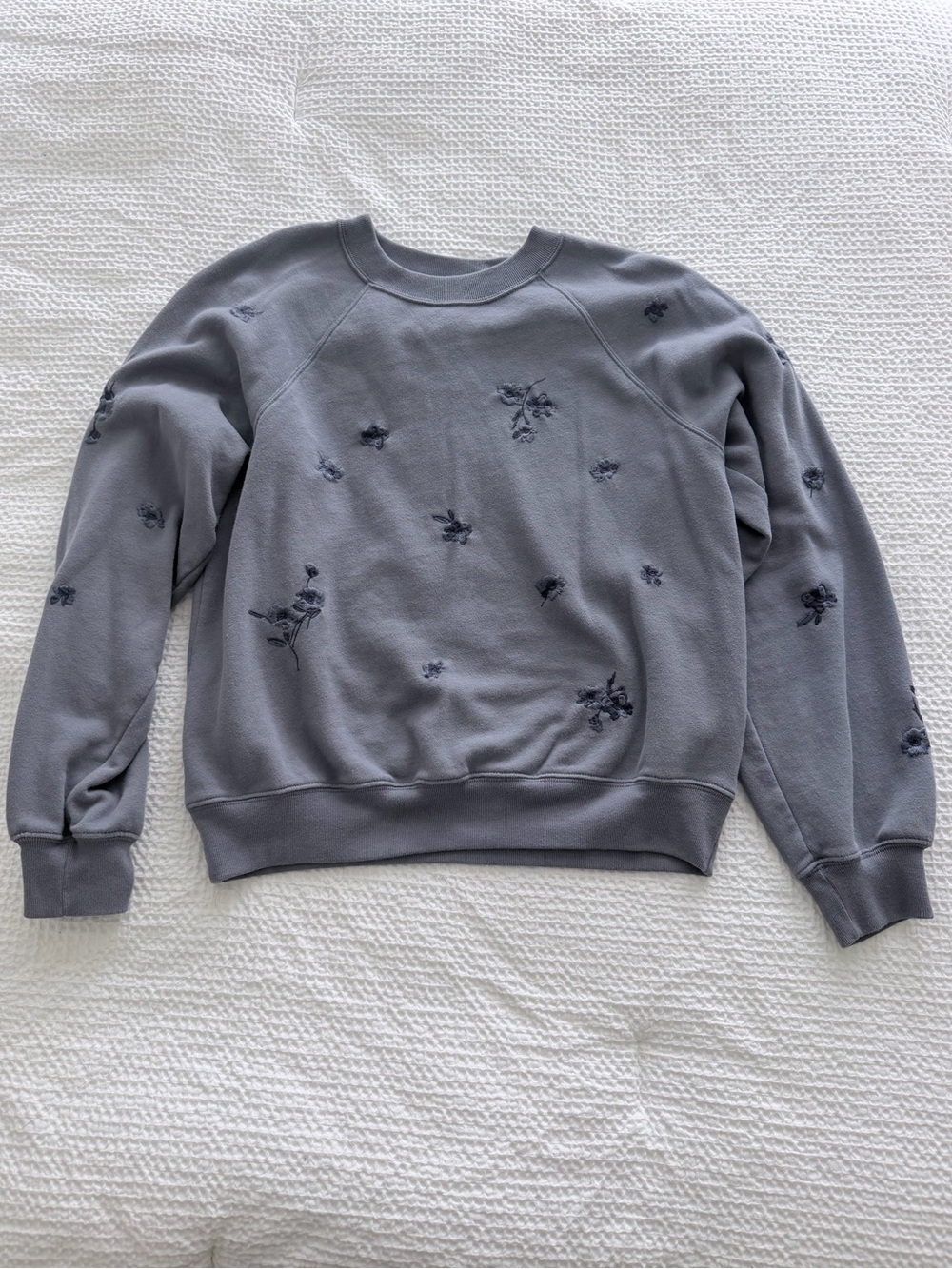 Abercrombie & Fitch Blue crewneck sweatshirt with navy floral embroidery
